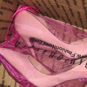 (TRADES) shipping :)